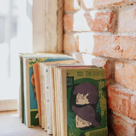 Punaneloss - Avar Korter Suedames