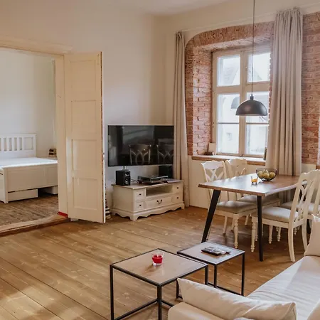 Daire Punaneloss - Avar Korter Suedames *