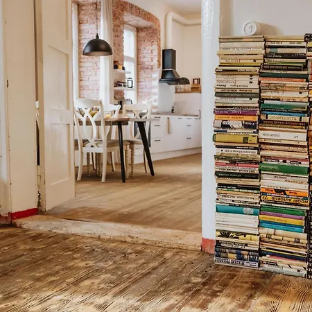 Punaneloss - Avar Korter Suedames