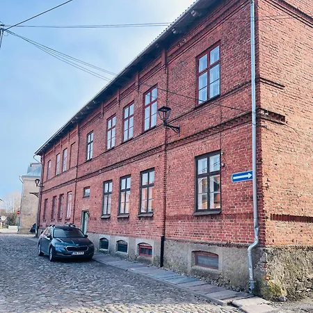 Punaneloss - Avar Korter Suedames Daire *