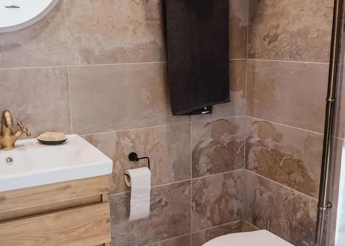 Punaneloss - Avar Korter Suedames Viljandi (Viljandimaa)