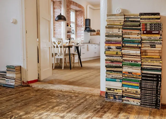 Punaneloss - Avar Korter Suedames